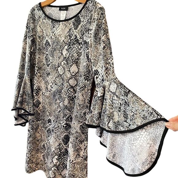 MSK Sz S Black White Snakeskin Design Large Oversized Angel Sleeve Relaxed Dress - Picture 2 of 6